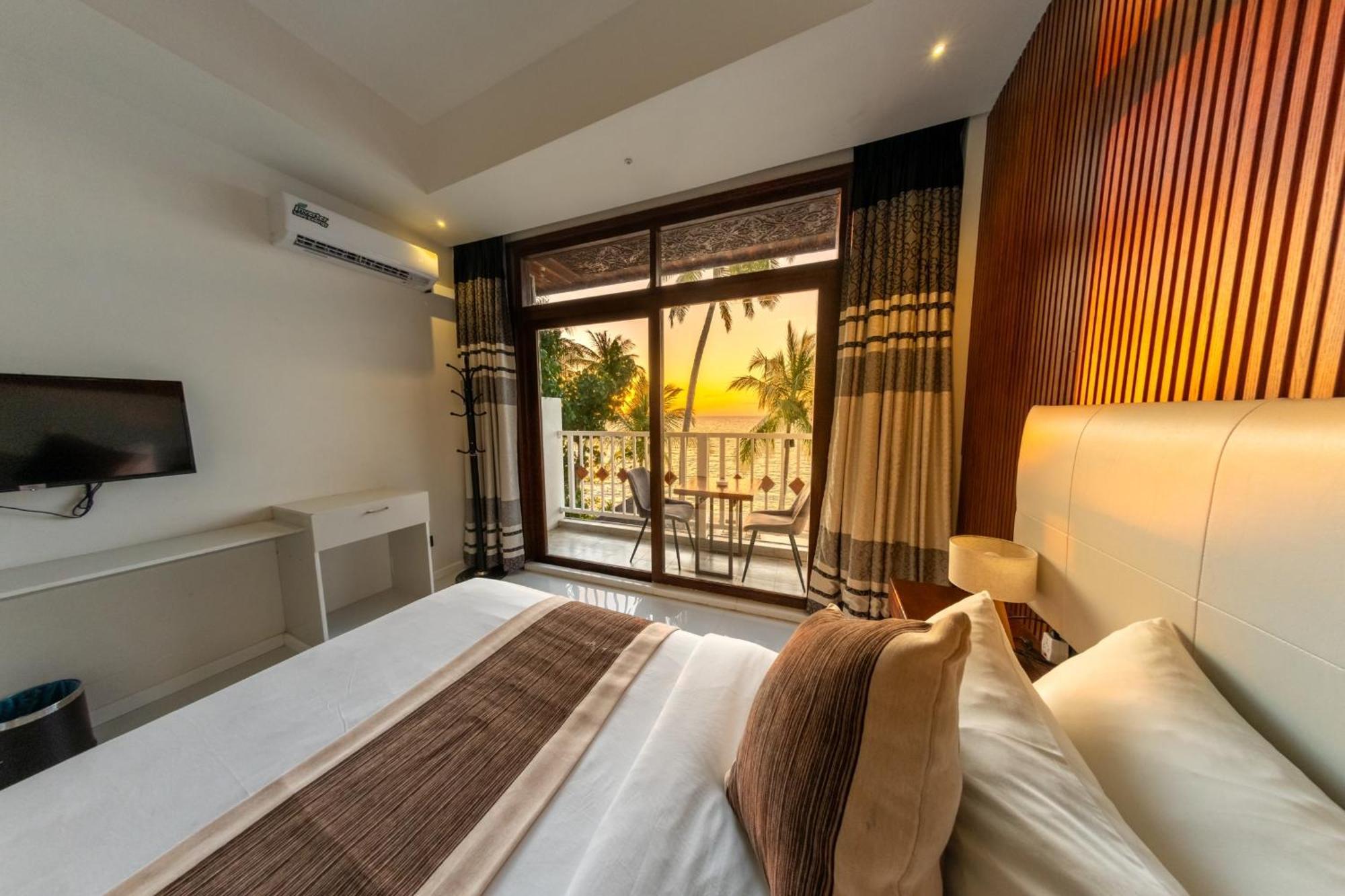 Heron - The Maldivian Getaway In Dhiffushi,maldives Guest house Dhiffushi