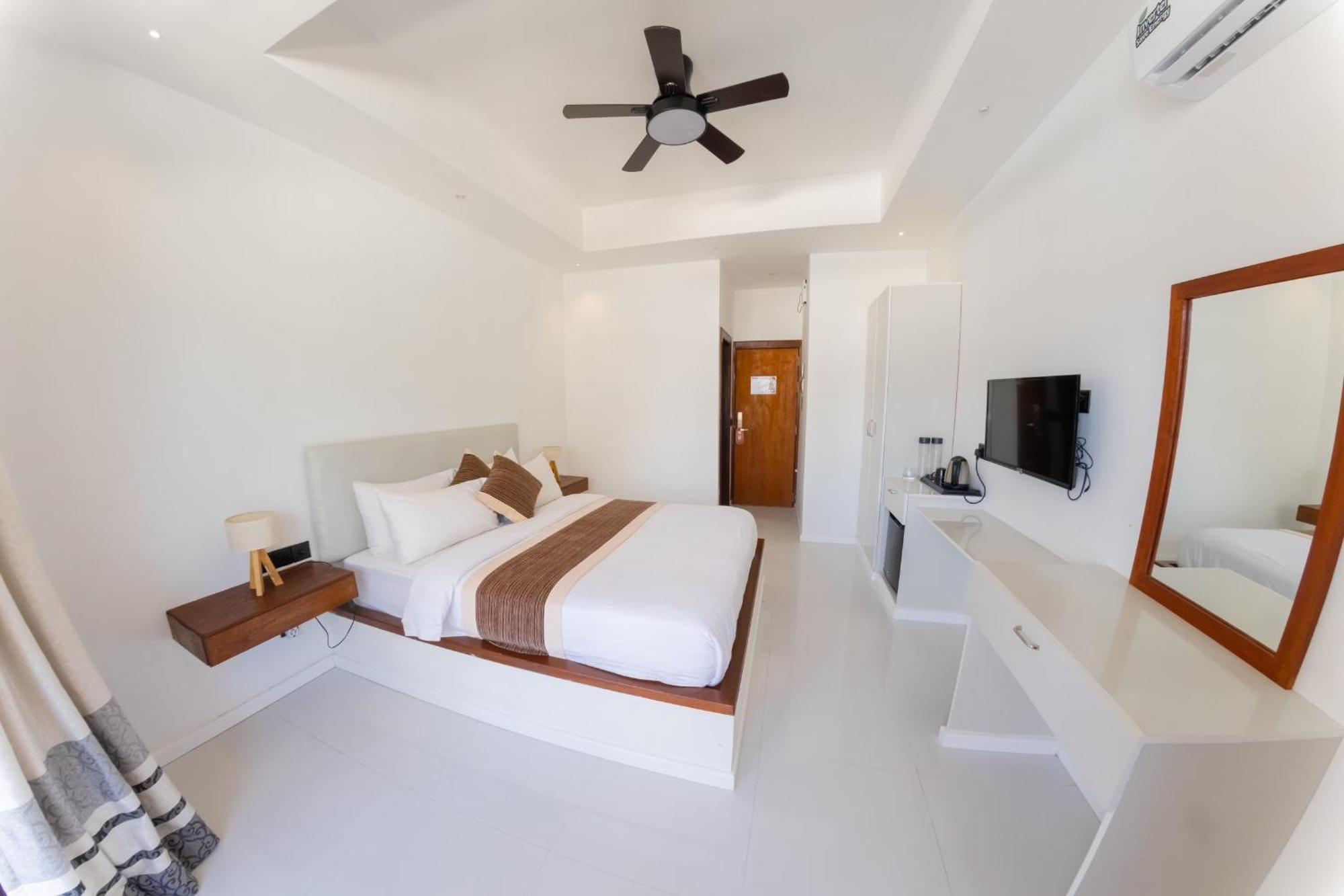 Heron - The Maldivian Getaway In Dhiffushi,maldives 4*